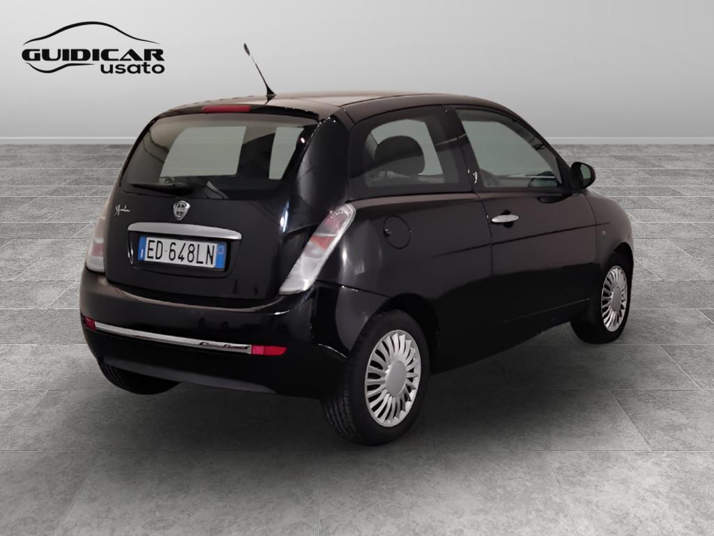 LANCIA Ypsilon II 2007 - Ypsilon 1.2 8v New Oro (oro)