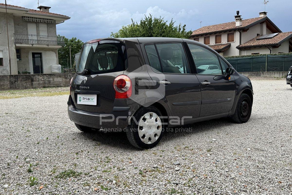RENAULT Modus 1.2 16V Confort Privilège