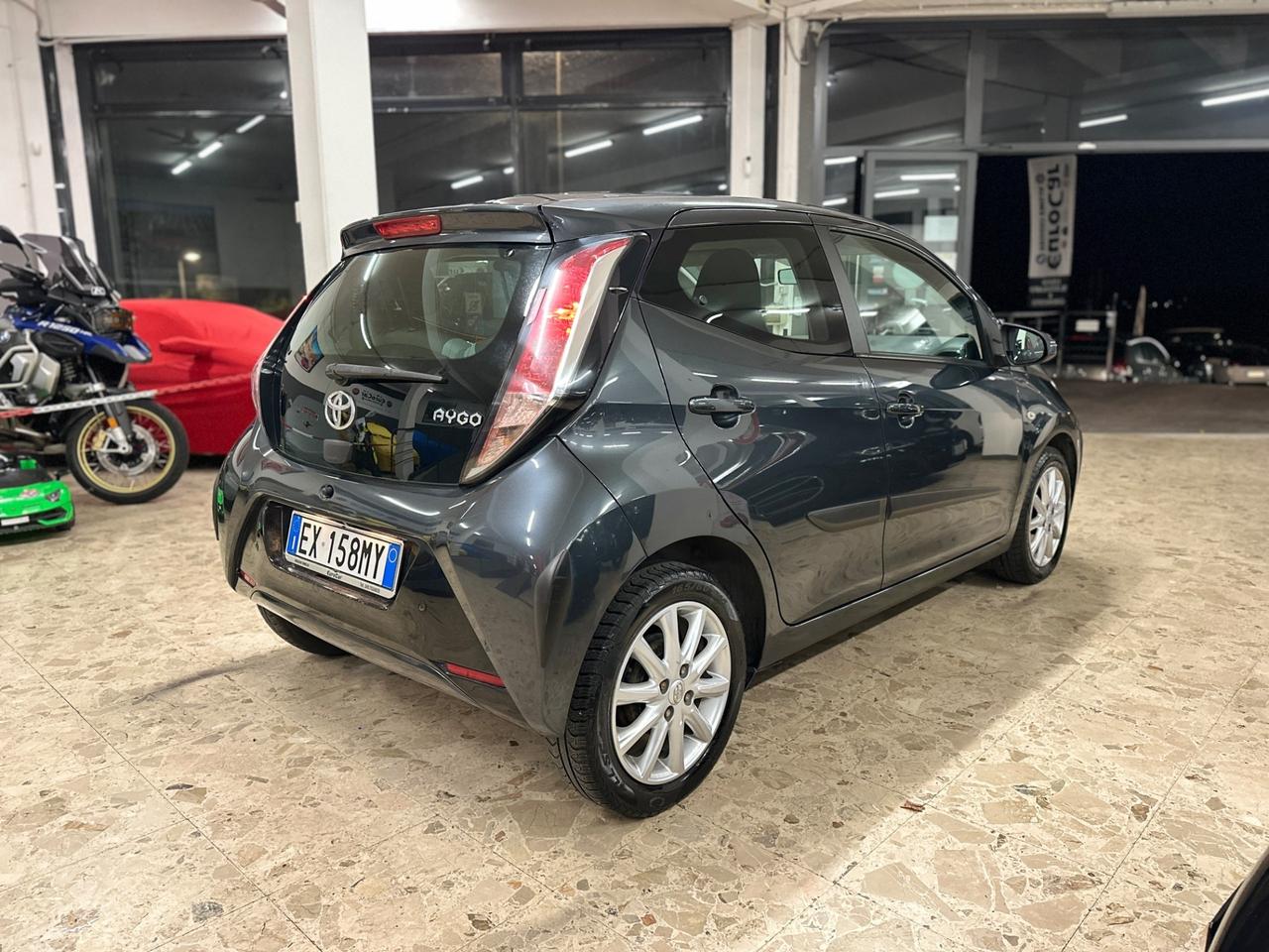 Toyota Aygo 1.0 VVT-i 69 CV 5P. 11/2014 Neopatentati