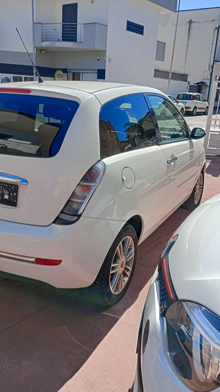 Lancia Ypsilon 1.2 Oro