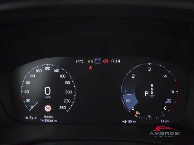 VOLVO XC40 D3 AWD Geartronic Momentum