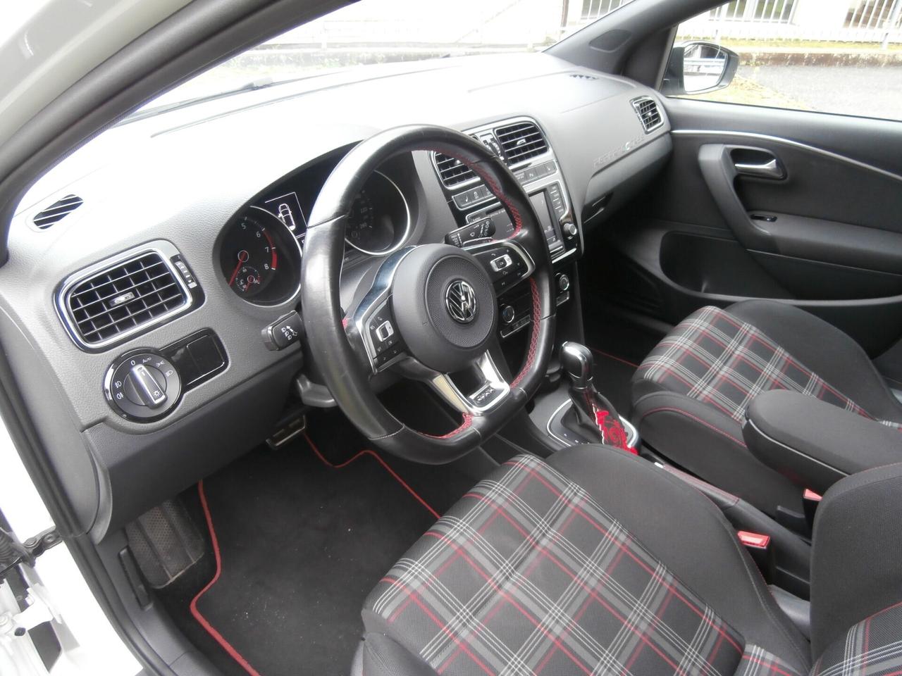 Volkswagen Polo GTI 1.8 5p. DSG 300CV