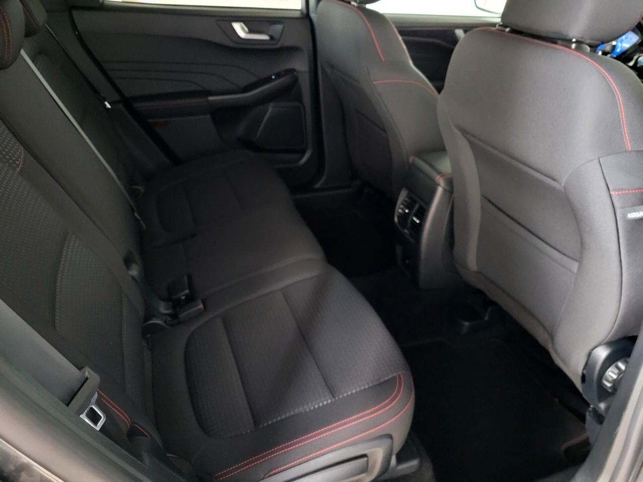 Ford Kuga 2.0 D ST-LINE AUT. CARPLAY FULL-LED NAVIGATORE