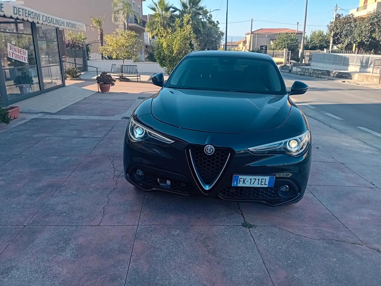 Alfa Romeo Stelvio 2.2 Turbodiesel 180 CV AT8 Q4 Business