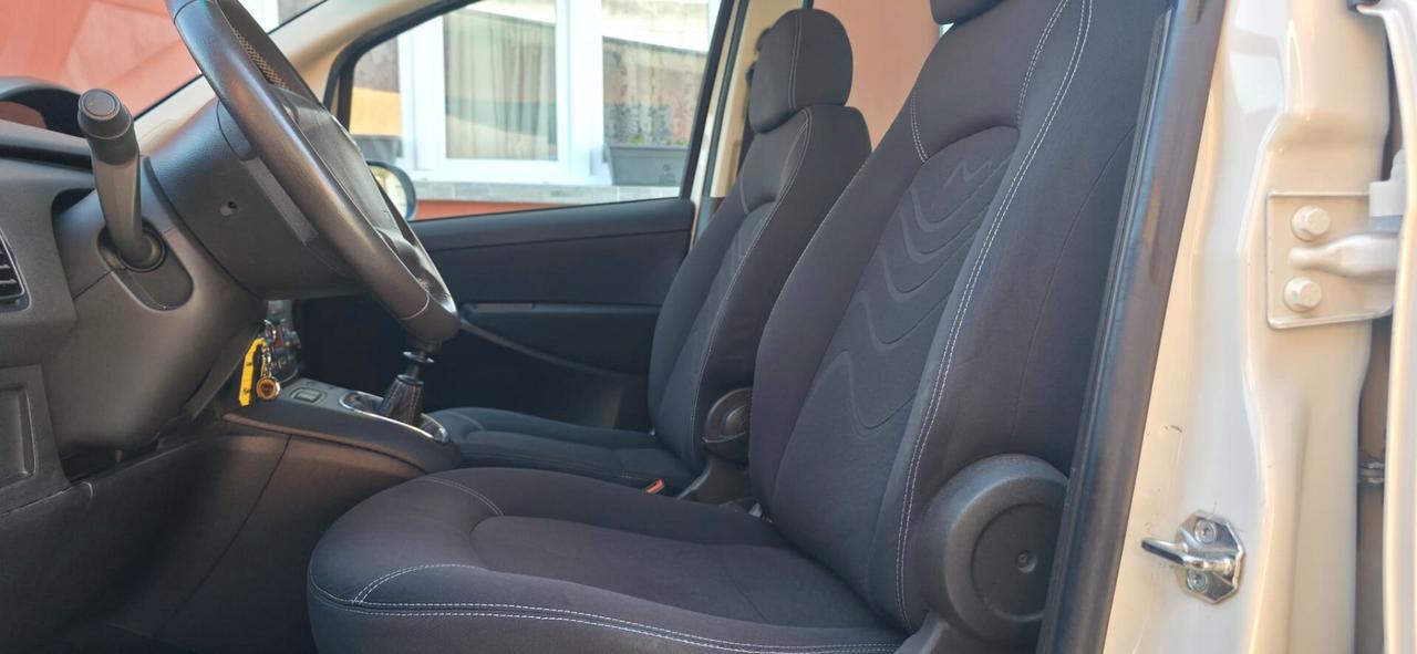 Lancia MUSA 1.4 8V Ecochic (GPL) 5th Avenue neop