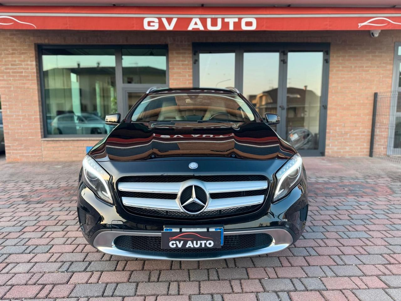 MERCEDES GLA 180d Premium