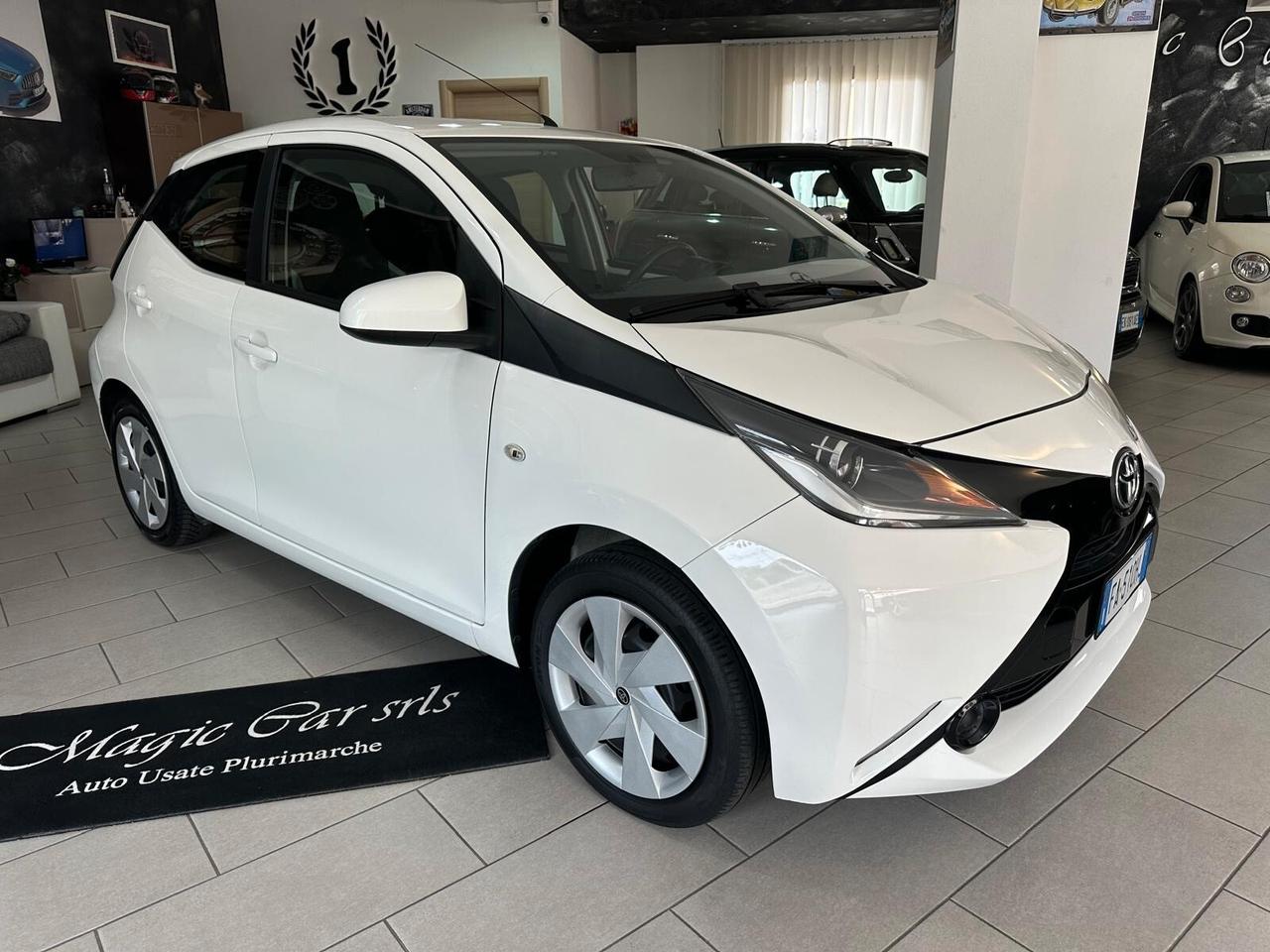 Toyota Aygo 1.0 VVT-i 69 CV 5 porte x-wave