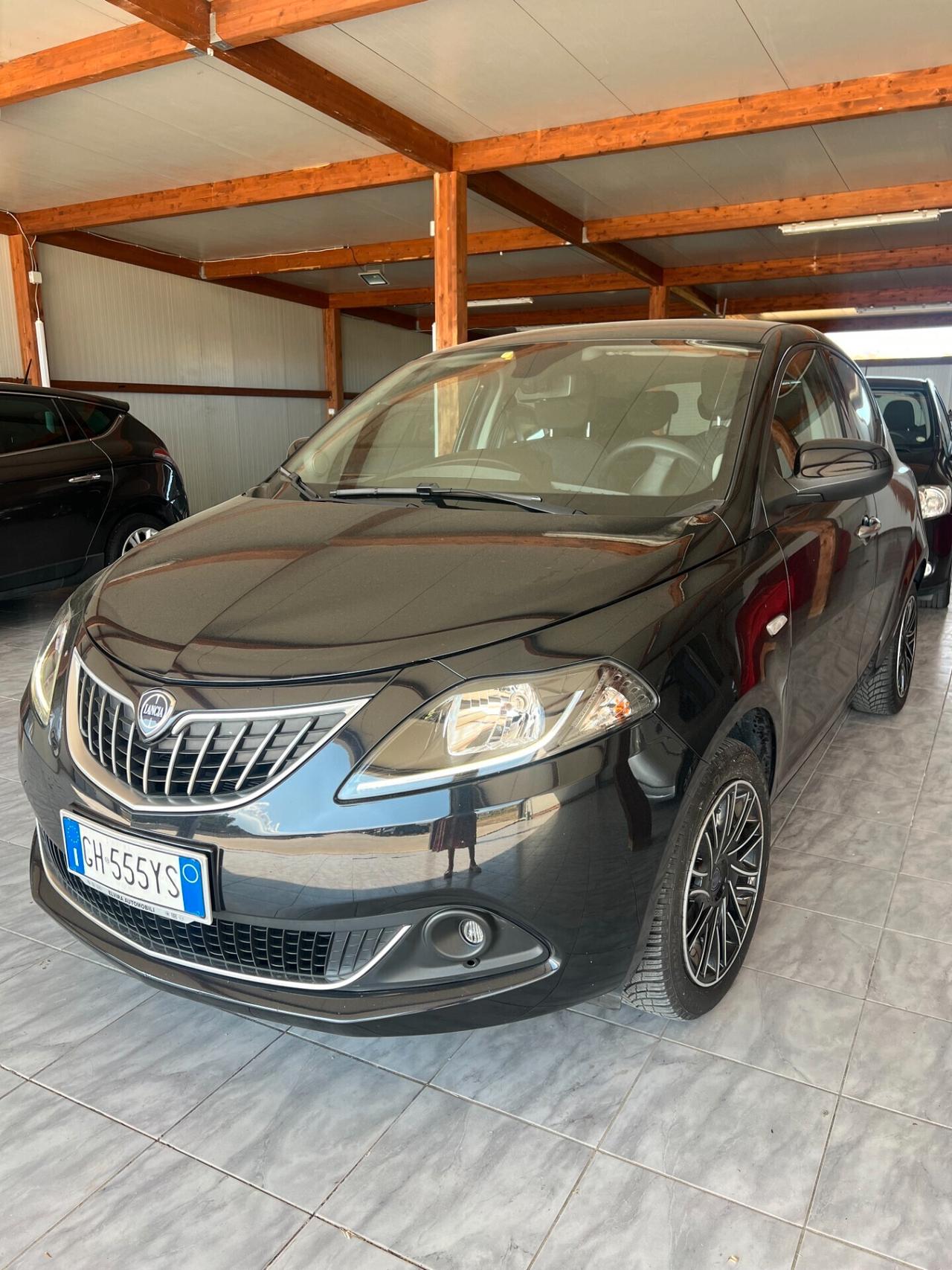 Lancia Ypsilon 1.0 FireFly 5 porte S&S Hybrid Ecochic Gold