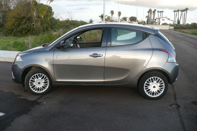 Lancia Ypsilon Ypsilon 1.2 69 CV 5 porte Silver