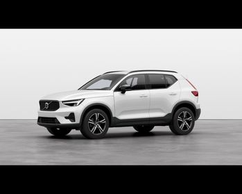 VOLVO XC40 B3 GEARTRONIC PLUS DARK