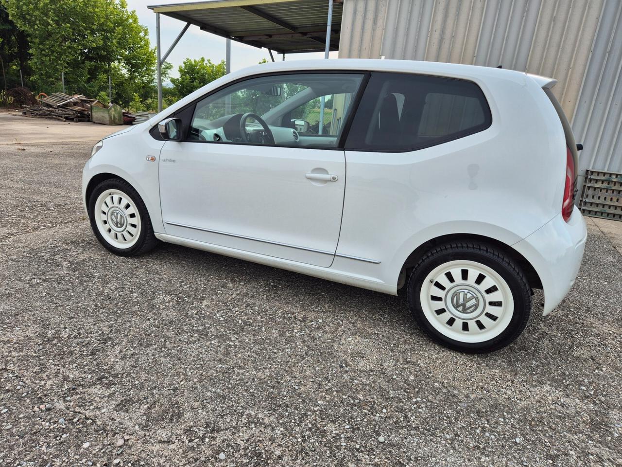 Volkswagen up! 1.0 75 CV 3p. white