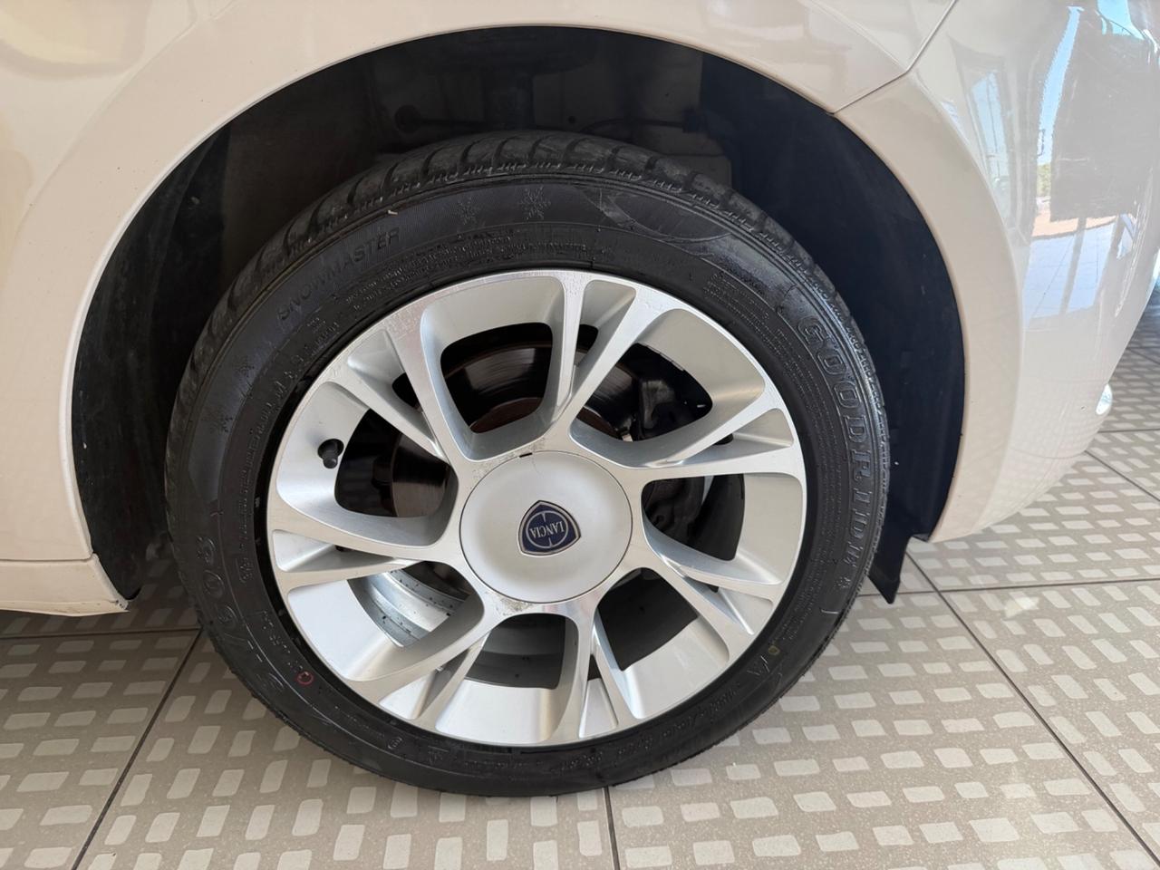 Lancia Ypsilon 1.2 69 CV 5 porte GPL Ecochic Gold
