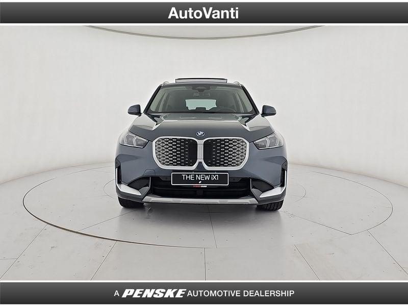 BMW iX1 eDrive 20 X-Line