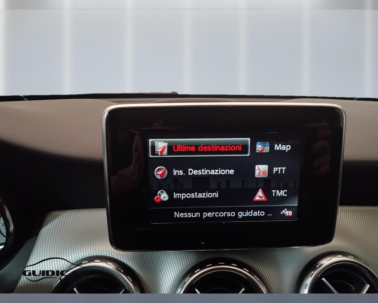 Mercedes-Benz GLA-X156 2014 - GLA 220 d (cdi) Sport 4matic 170cv auto
