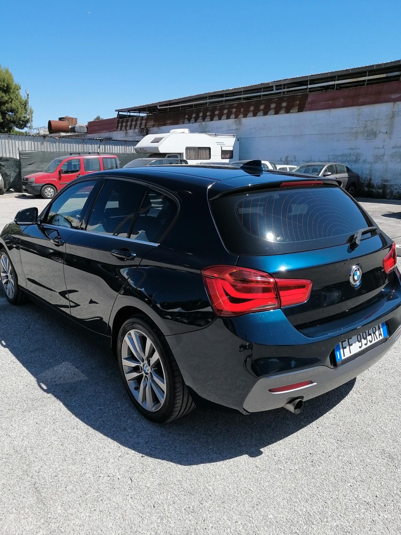 Bmw 116 116d 5p. Urban