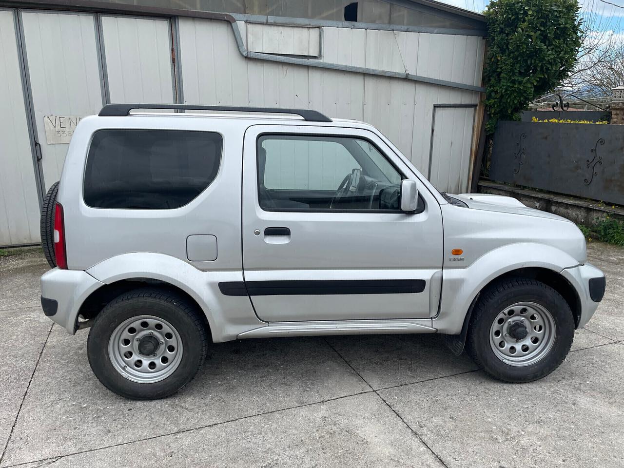 Suzuki Jimny 1.5 DDiS cat 4WD GANCIO TRAINO TAGLIANDATA 4 GOMME NUOVE