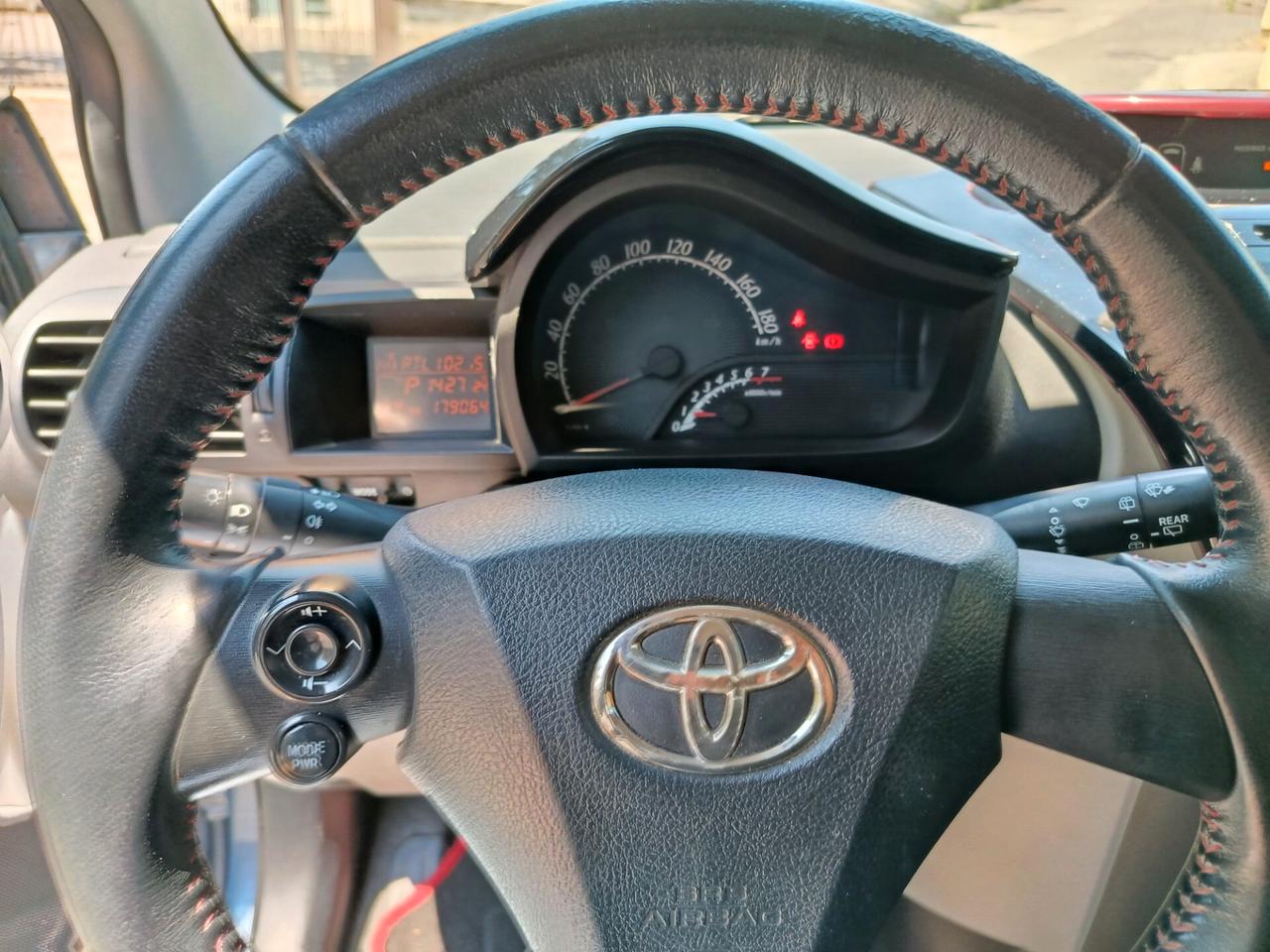 Toyota iQ 1.0 CVT Trend