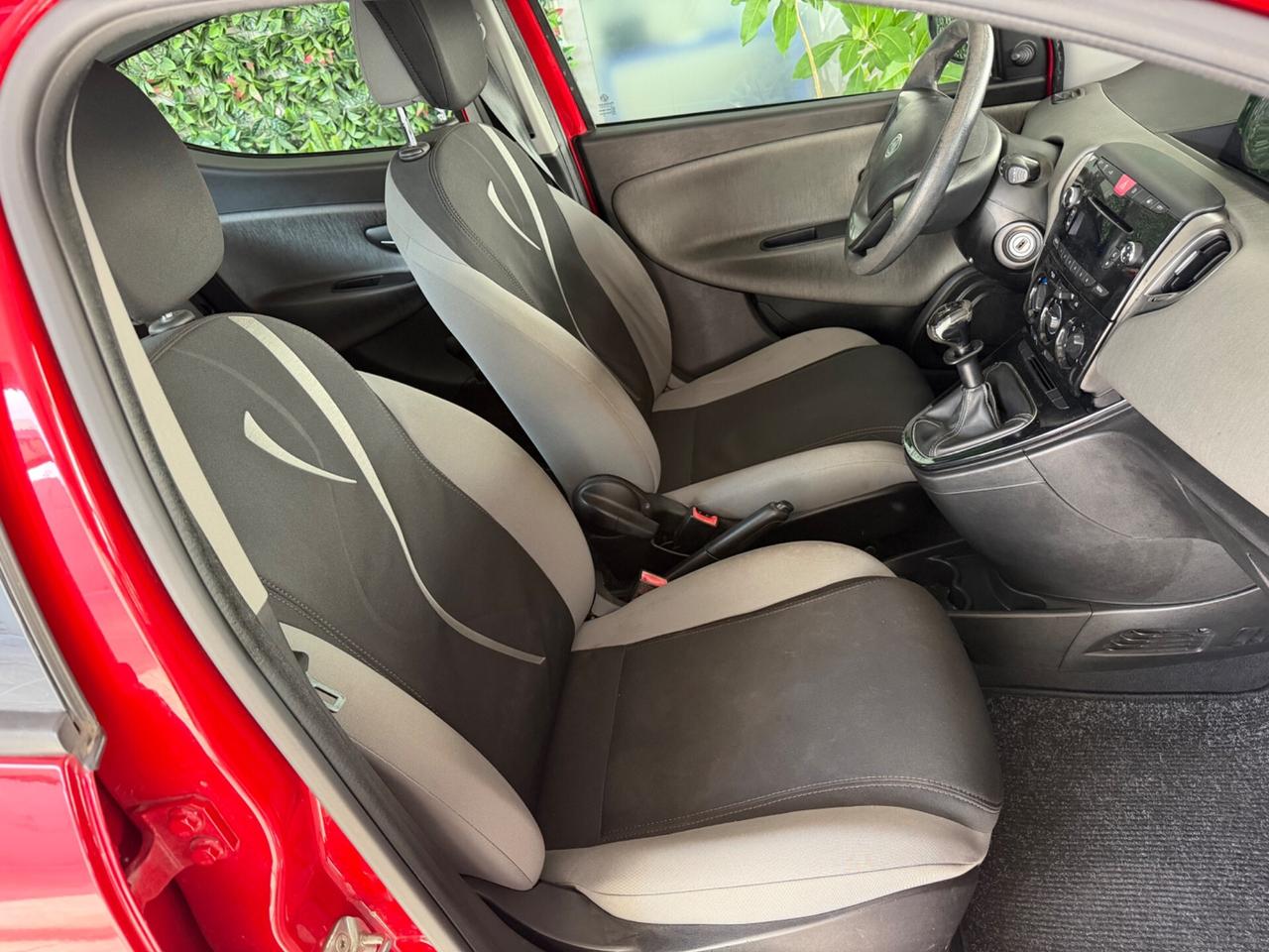 Lancia Ypsilon 1.2 69 CV 5 porte S&S Gold