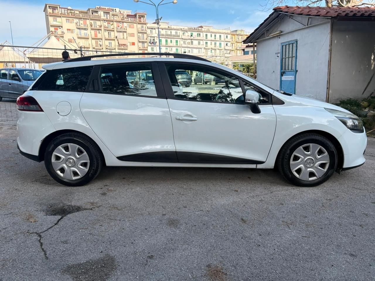 RENAULT CLIO 1.5 DCI SportTour - 2013