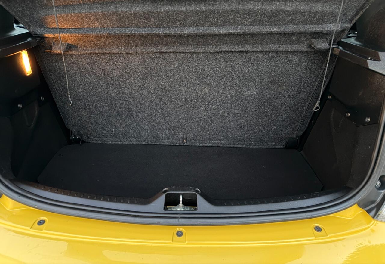 Lancia Ypsilon 1.3 MJT 75 CV Elle