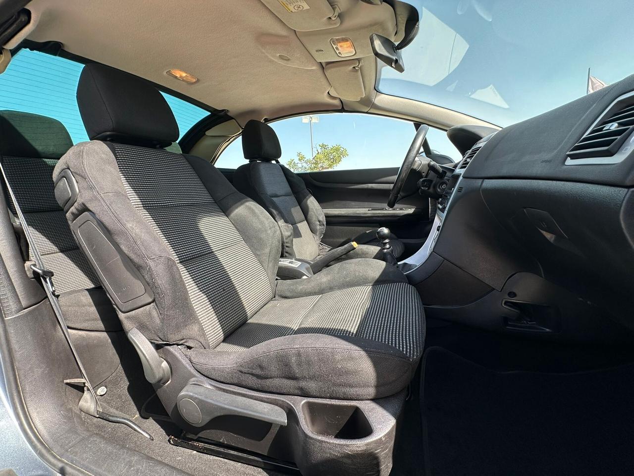 Peugeot 307 2.0 HDi FAP CC Féline