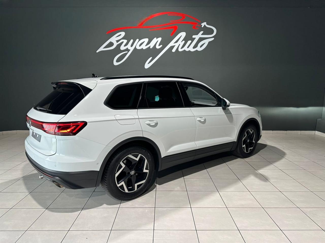 Volkswagen Touareg 3.0 V6 3.0 tdi TIPTRONIC 4MOTION