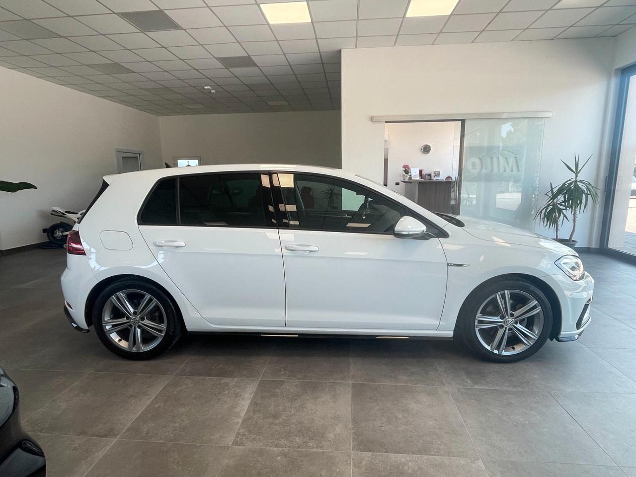Volkswagen Golf 1.5 TSI 5p. R-Line