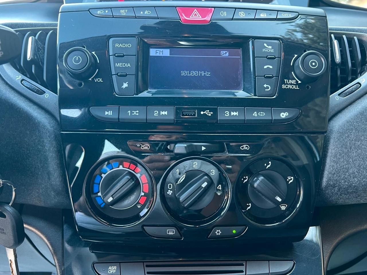 Lancia Ypsilon 1.0 FireFly 5 porte S&S Hybrid UnYca