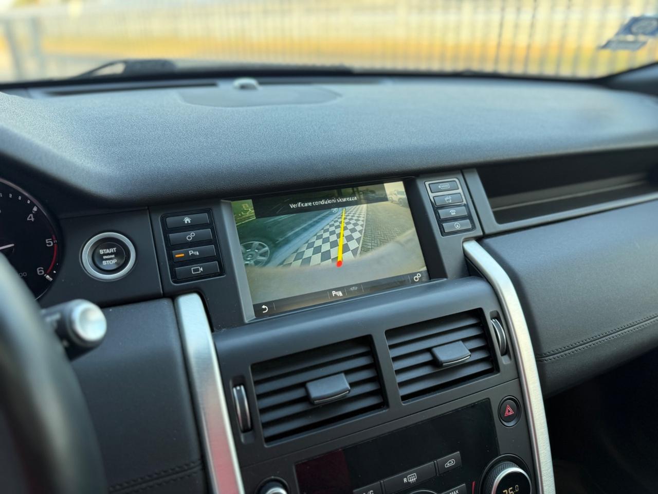 7 POSTI Land Rover Discovery Sport 2.2 TD4 HSE Luxury