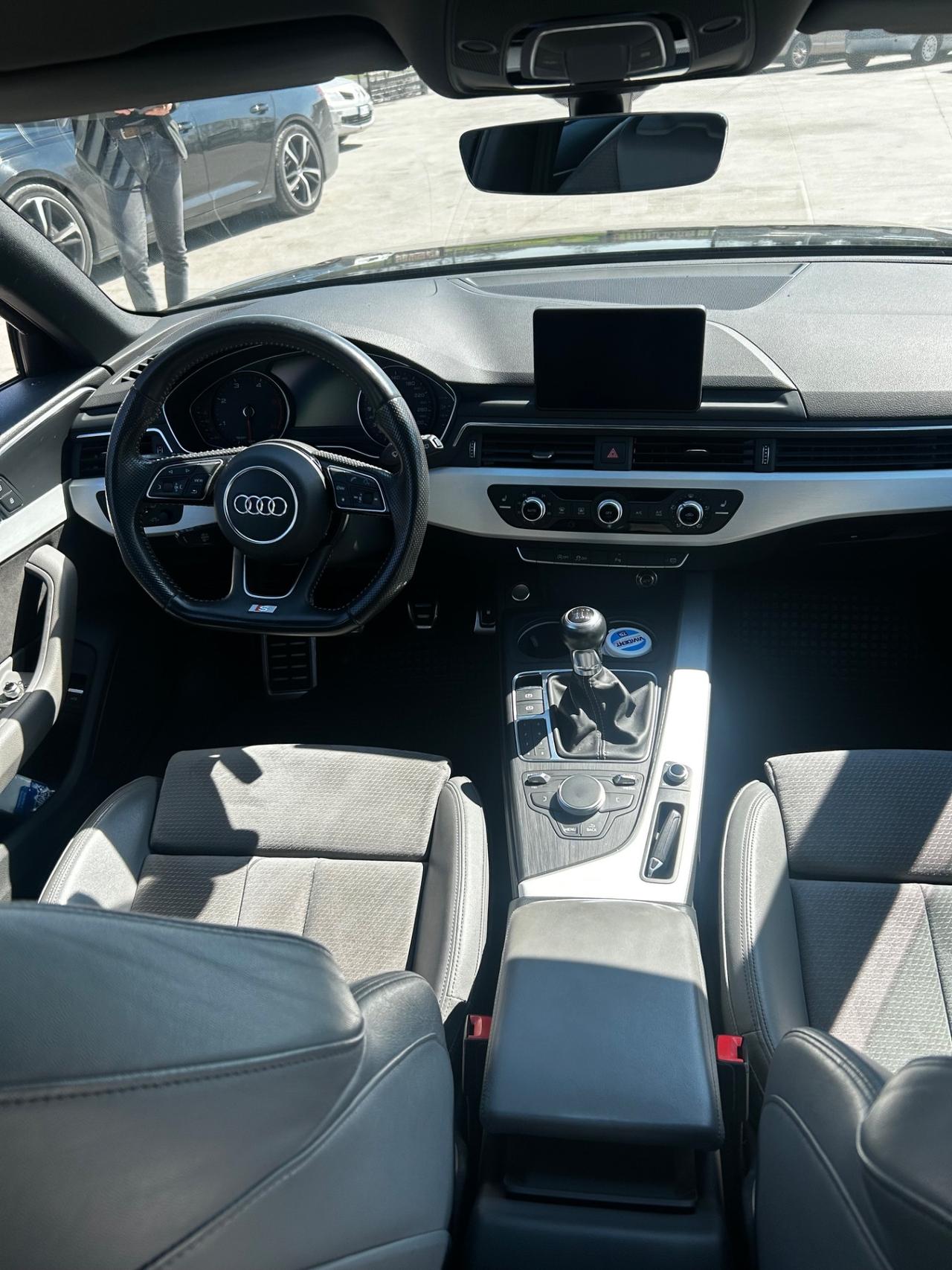 Audi A4 2.0 TDI clean diesel multitronic Business Plus