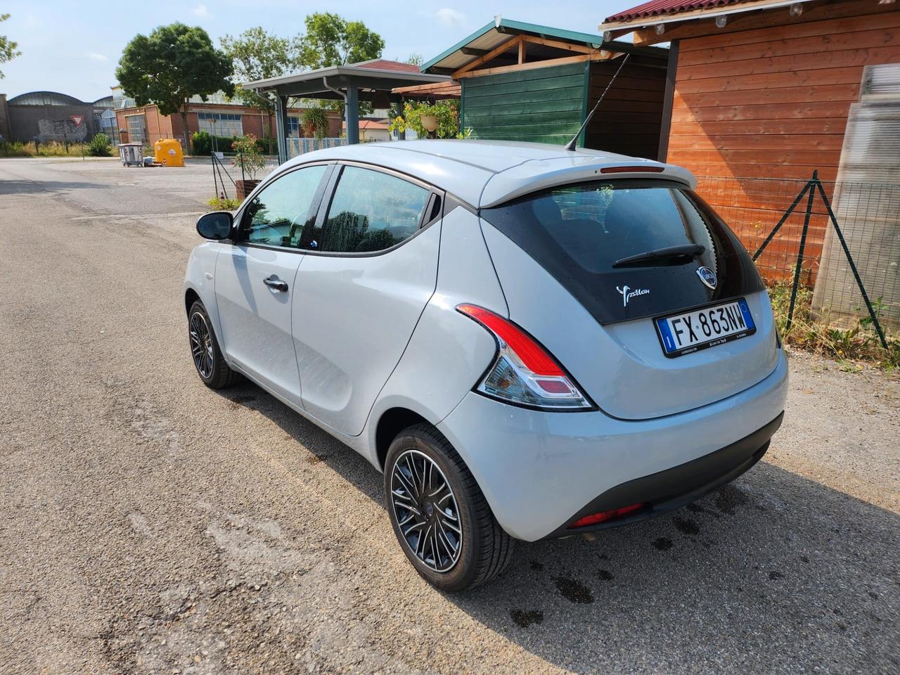 Lancia Ypsilon 1.2 69 CV 5 porte GPL Ecochic Gold