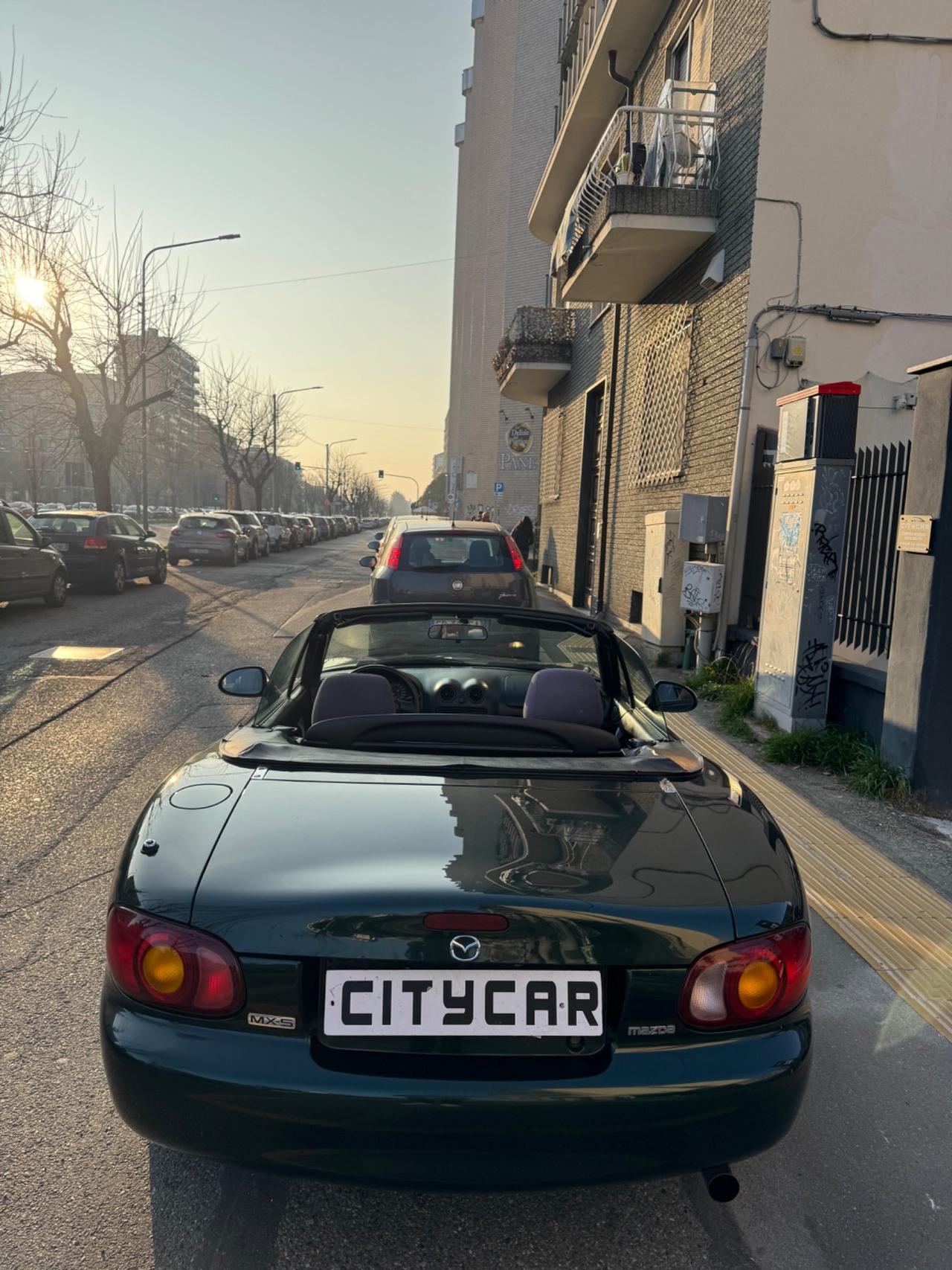 Mazda MX-5 1.6i 16V 110 cv Nardi Spider