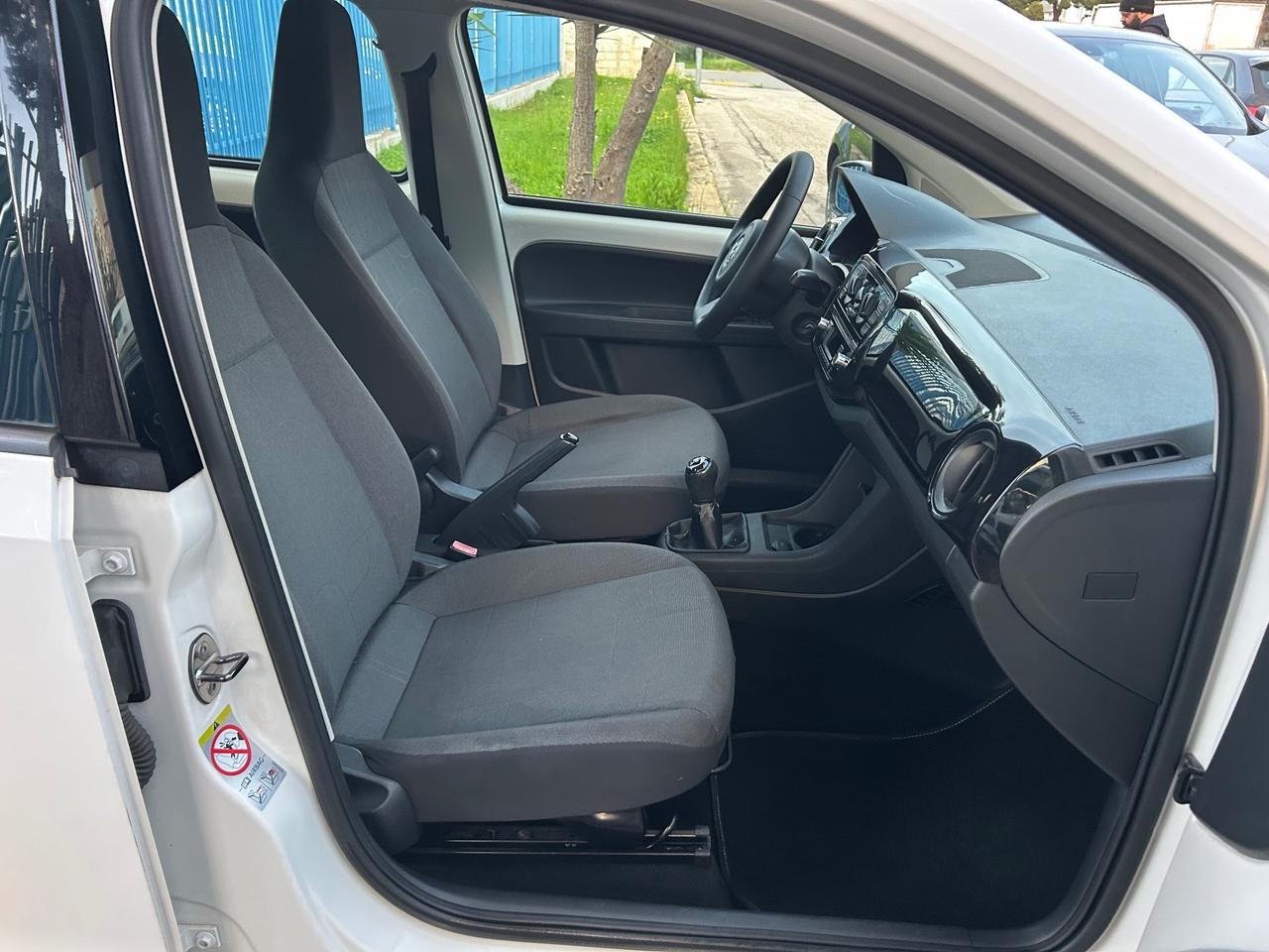 Volkswagen Up 1.0 benzina 75 cavalli 2012