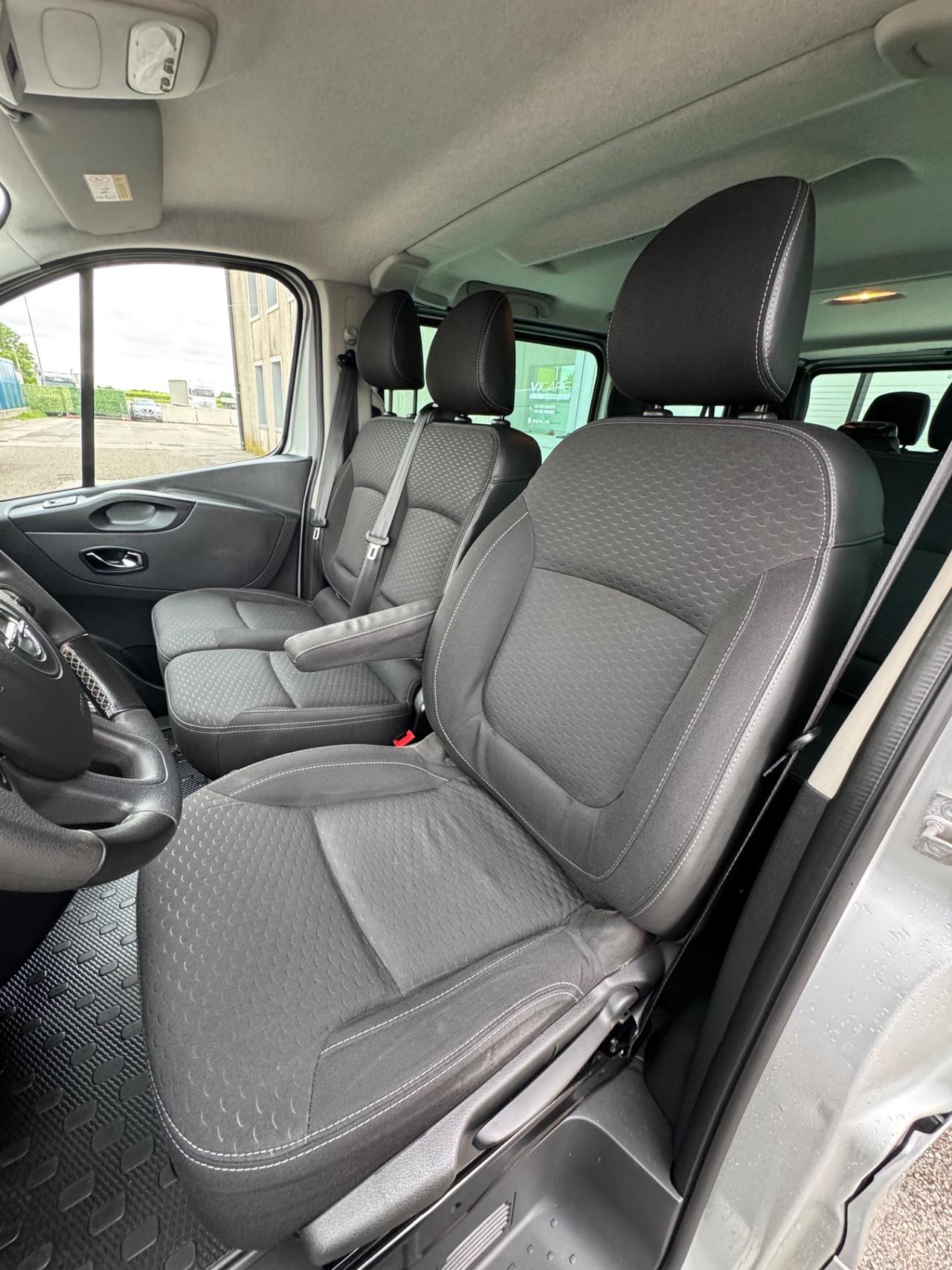 Opel Vivaro 9 posti