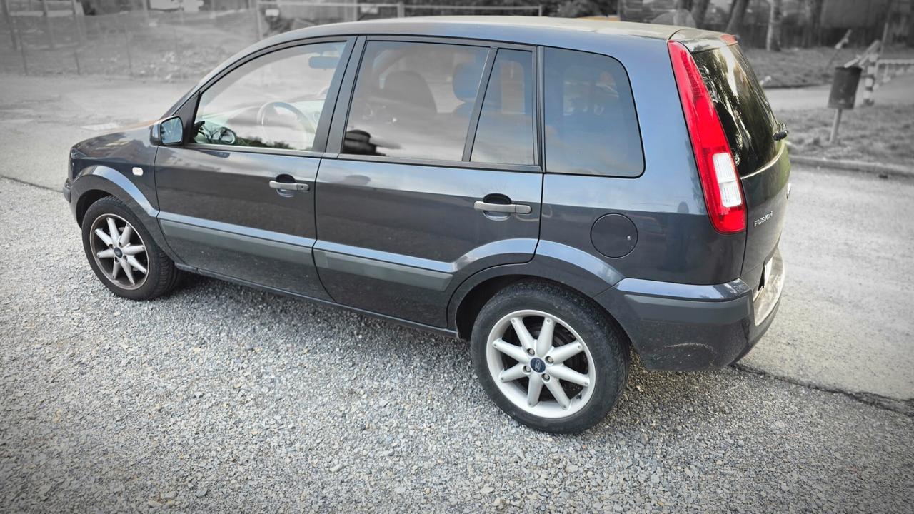 Ford Fusion 1.6 TDCi 5p. Collection