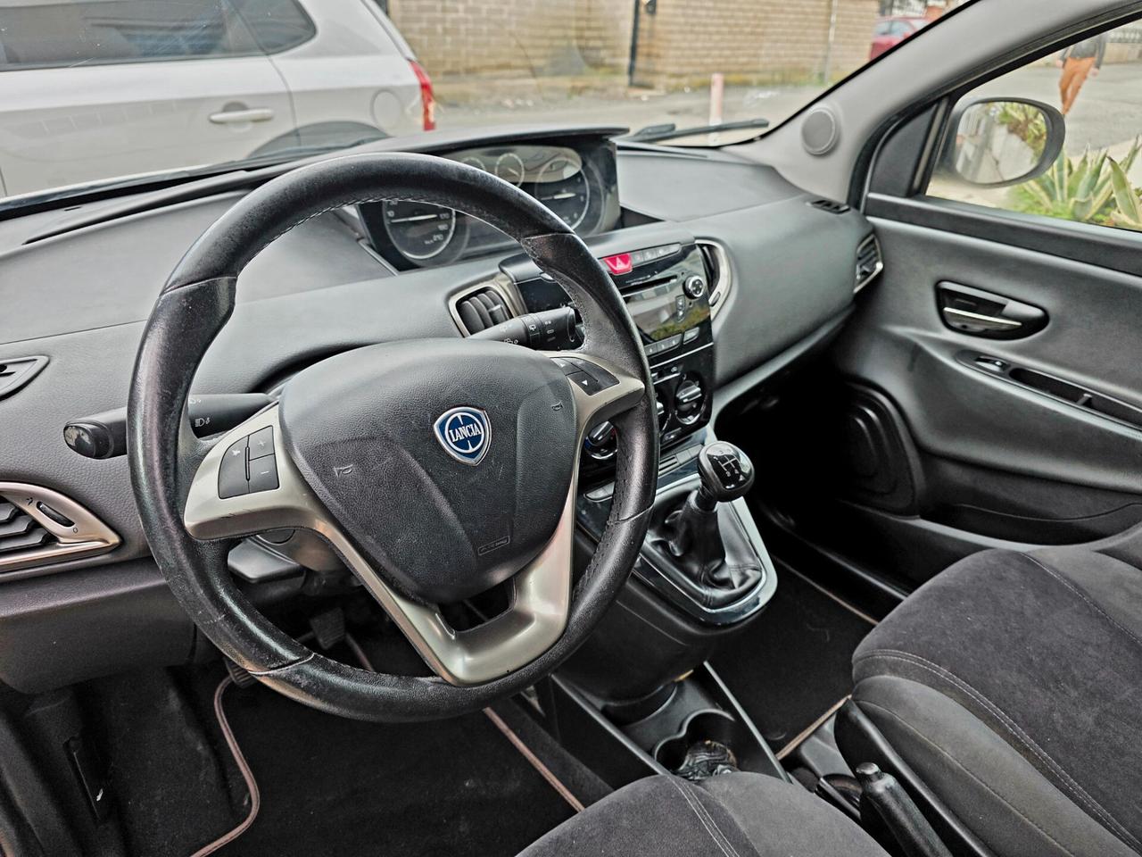 Lancia Ypsilon 1.3 MJT 16V 95 CV 5 porte S&S Gold