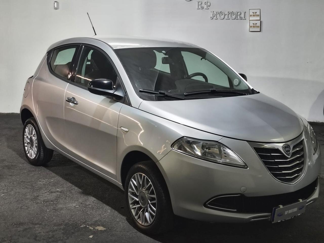 Lancia Ypsilon 0.9 TwinAir 85 CV 5 porte Metano Ecochic Gold