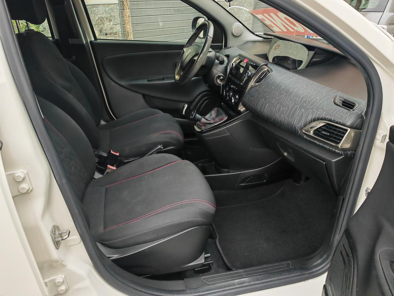 LANCIA YPSILON 0.9 ECOCHIC GOLD CV84 KW62