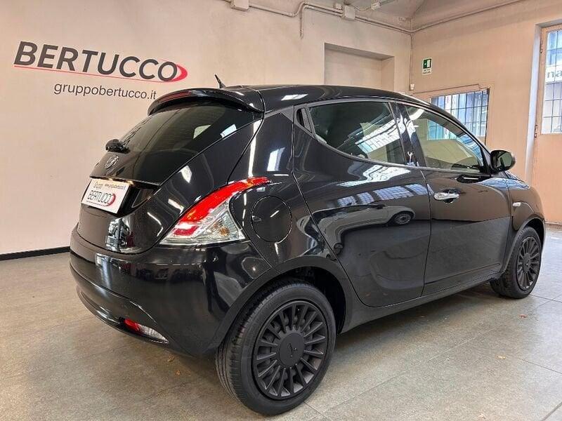 Lancia Ypsilon 1.3 MJT 16V 95 CV 5 porte S&S Silver