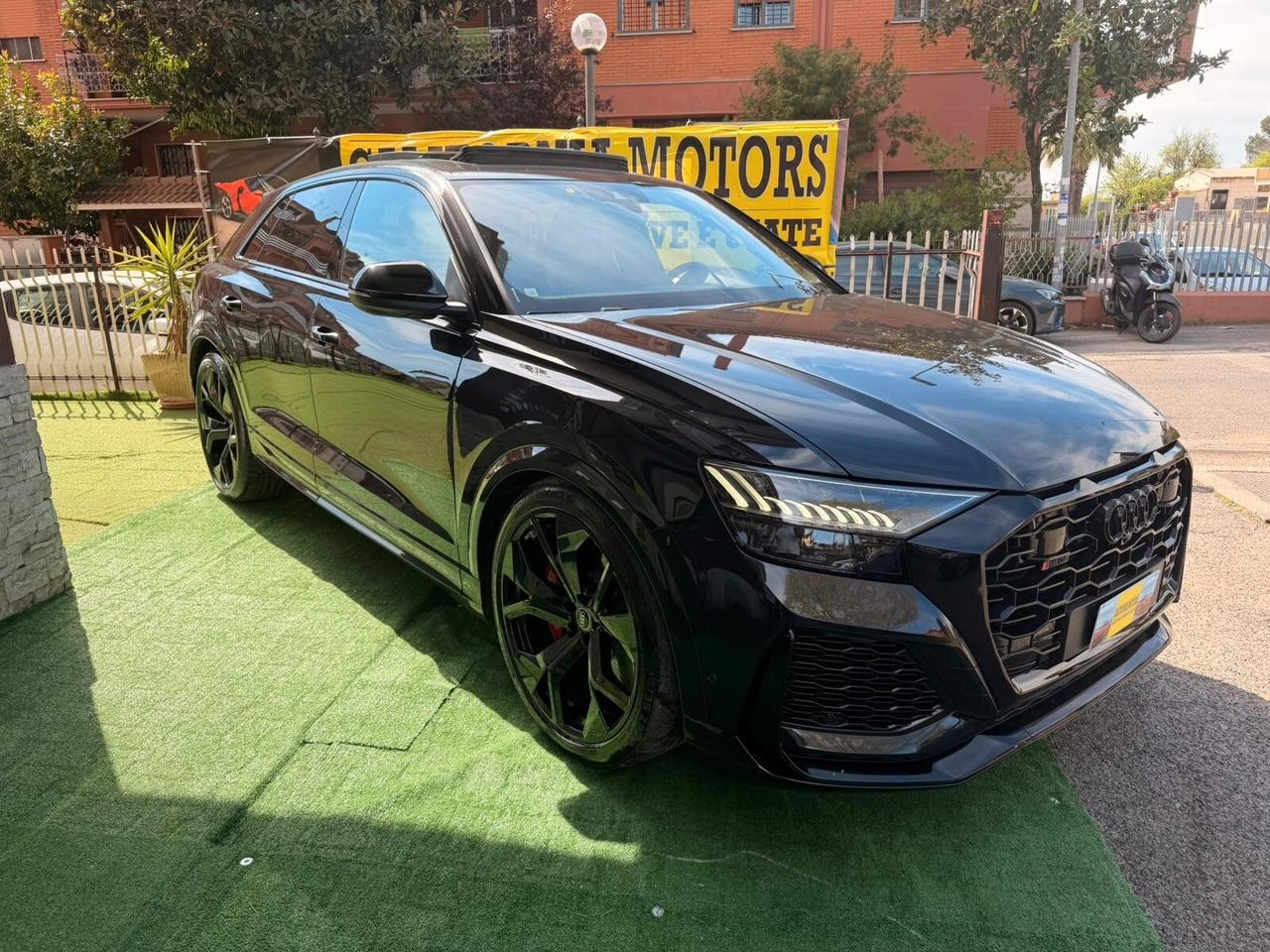 AUDI RS Q8