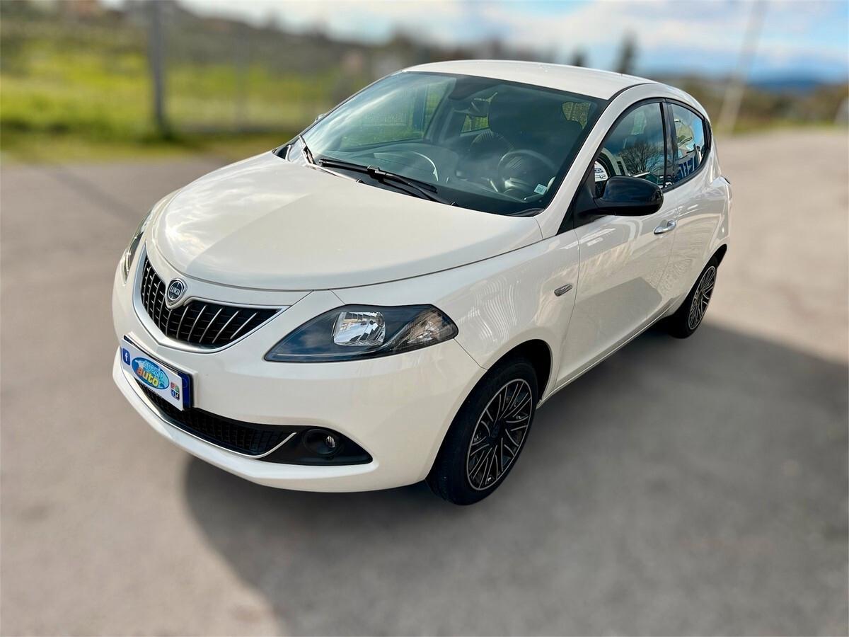 Lancia Ypsilon 1.0 FireFly 5 porte S&S Hybryd Gold X NEOPATENTATI / UNICO PROPRIETARIO