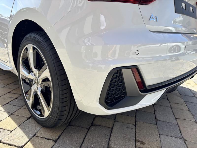 Audi A1 Sportback 30 1.0 tfsi S Line Edition 116cv s-tronic LED-PHONE APPS-17"