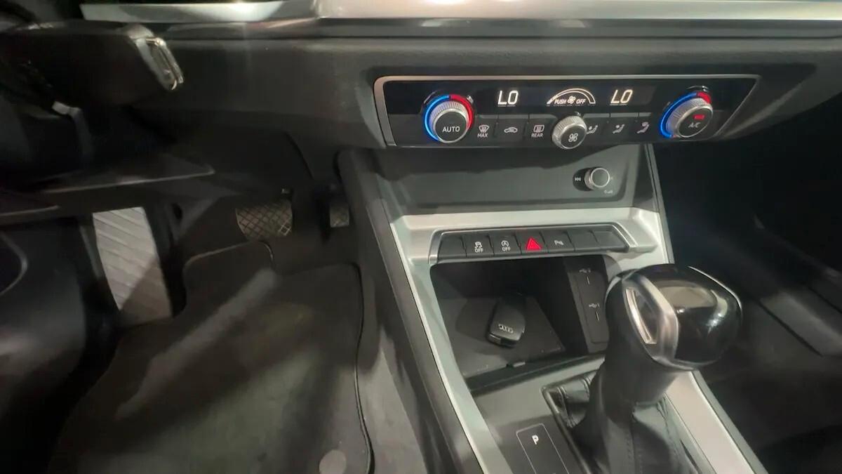 Audi Q3 35 TDI S tronic Business