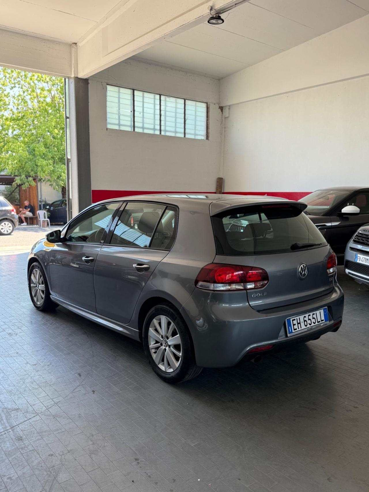Volkswagen Golf 1.6 TDI DPF DSG 3p. Highline