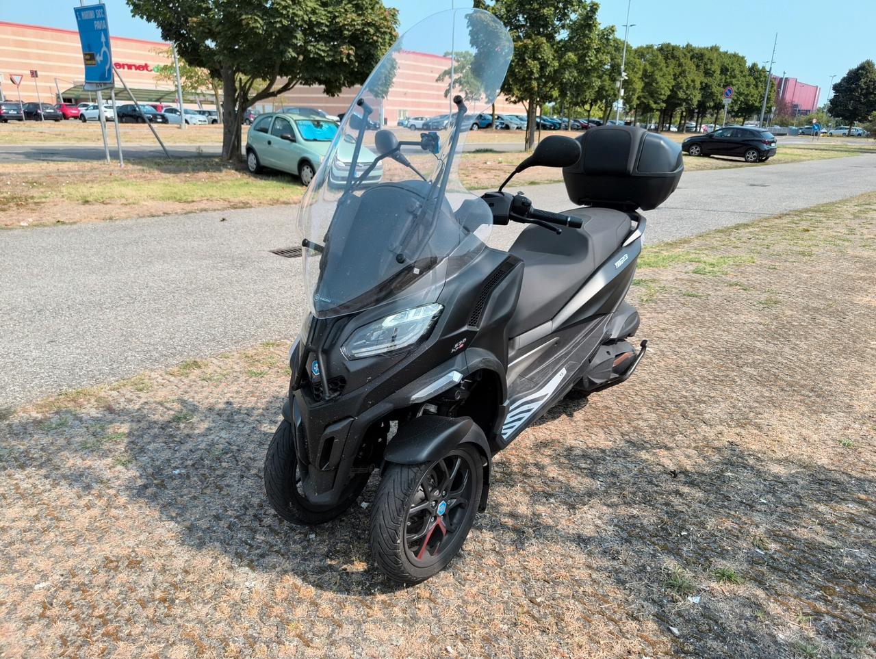 Piaggio MP3 530