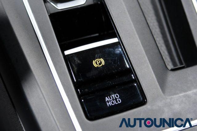 VOLKSWAGEN Golf Variant 1.0 ETSI EVO DSG LIFE FULL LED