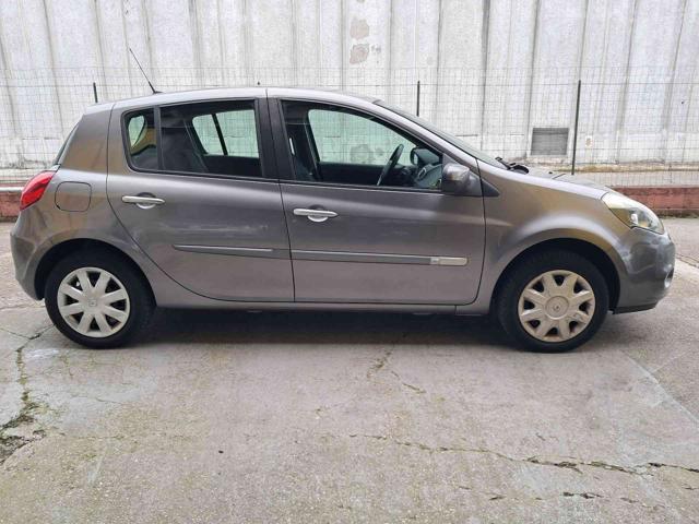 RENAULT Clio 1.2 16V 5 porte Luxe ok neopatentati
