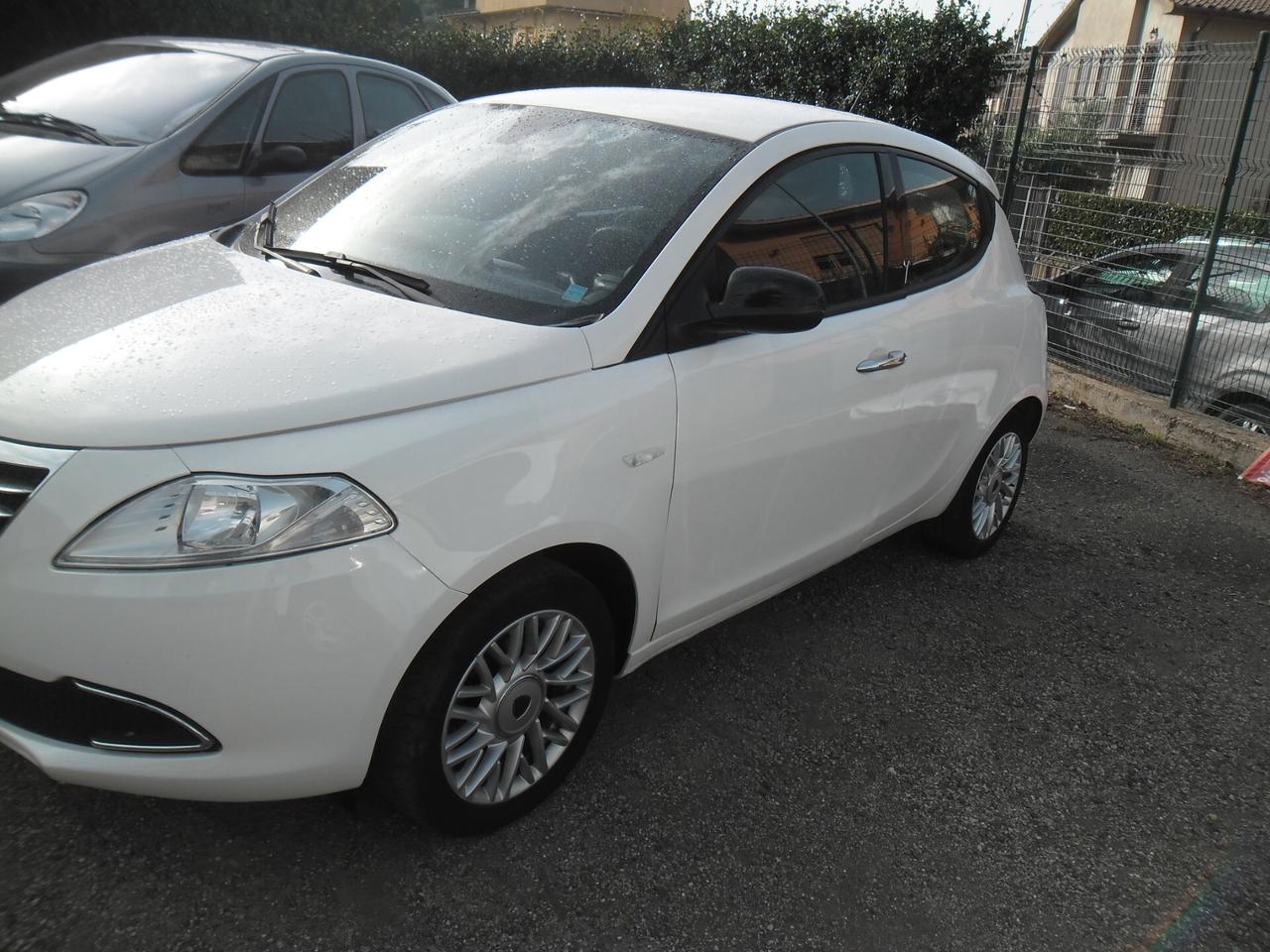 Lancia Ypsilon 1.2 69 CV 5 porte Gold