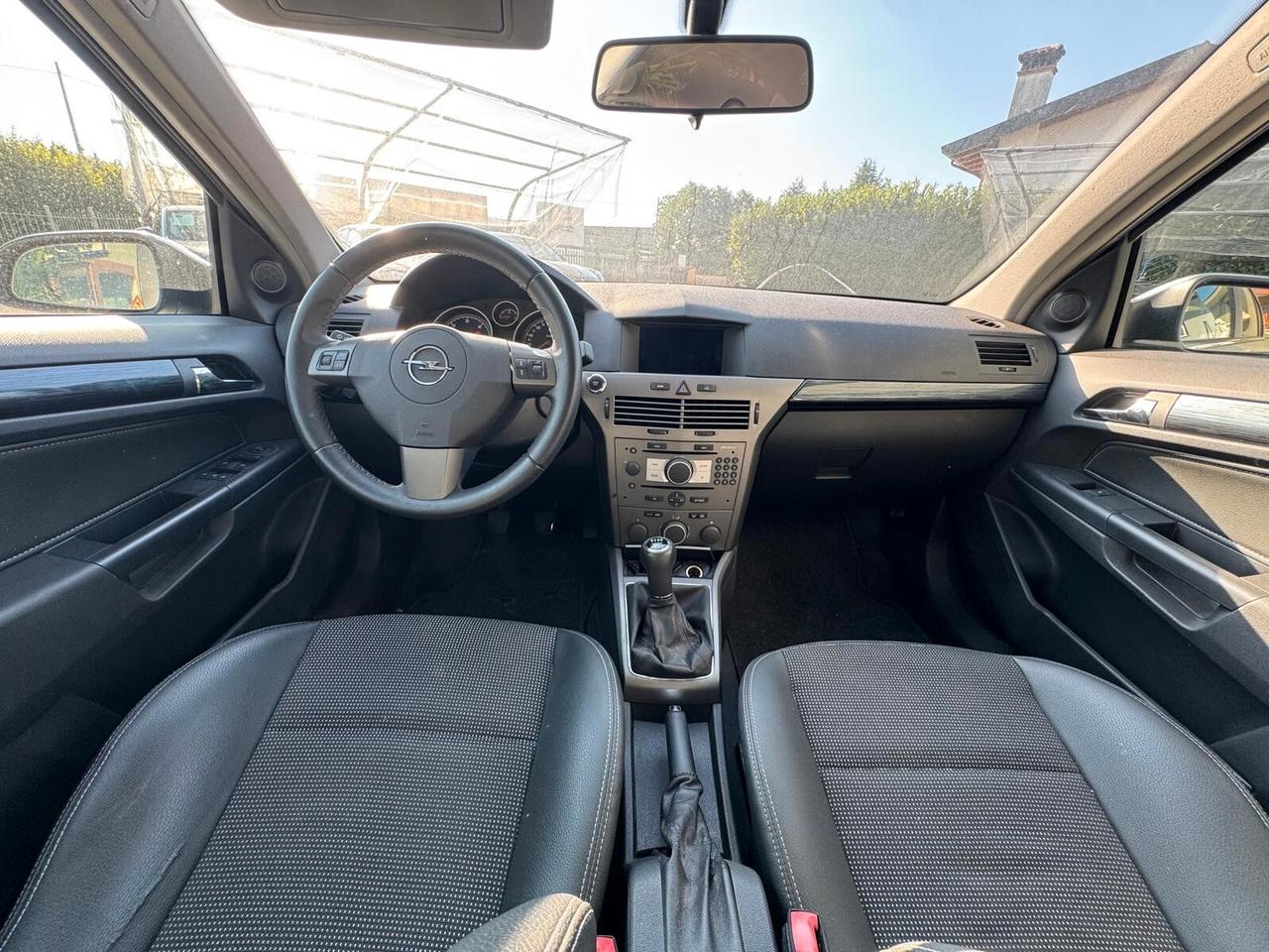 Opel Astra 1.9 16V CDTI 150CV 5 porte Cosmo