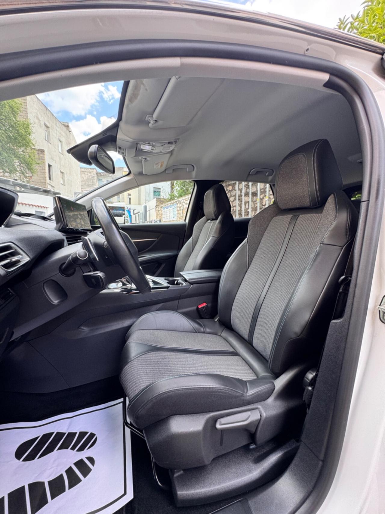Peugeot 3008 BlueHDi 130 S&S EAT8 Allure